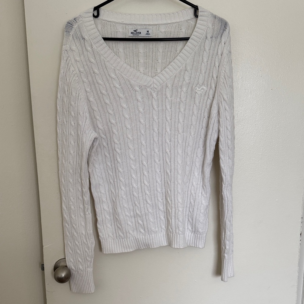 Hollister White V-Neck Cable Knit Sweater